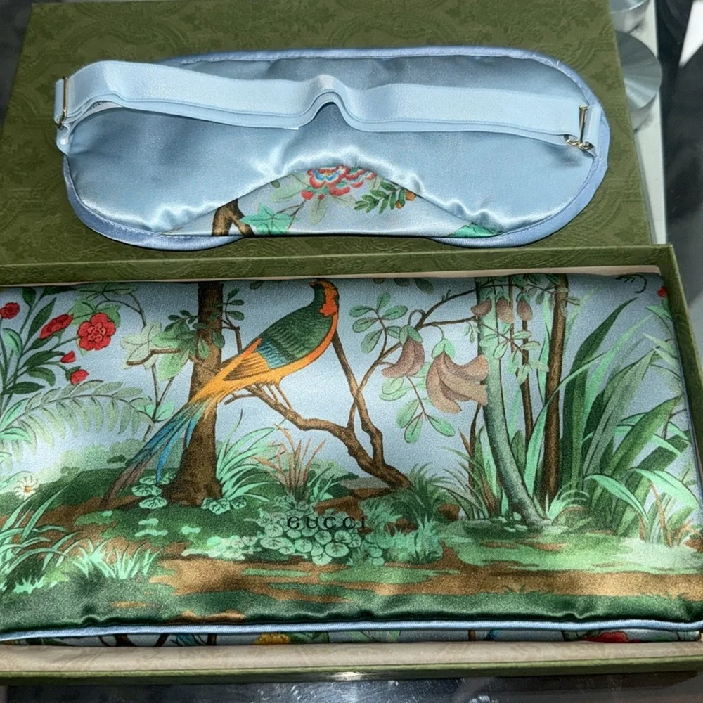 Gucci mask comes with a pouch and a box
